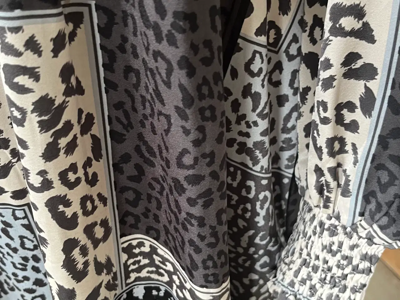 Billede 2 - Kjole fra Black Colour str. L/XL