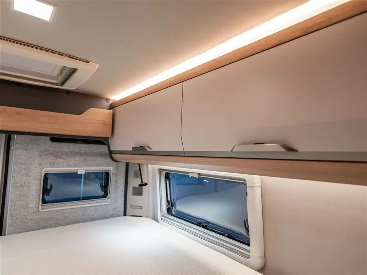 Billede 31 - 2026 - Knaus Boxlife 600 ME Platinum Selection   van under 6 meter med langsgående seng