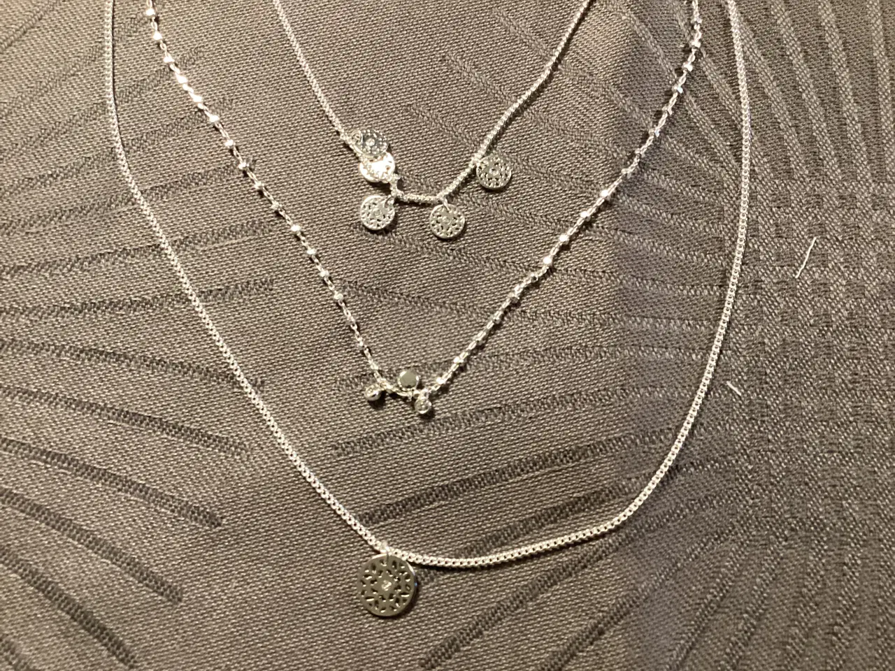 Billede 1 - Pilgrim forsølvet halskæde Carol