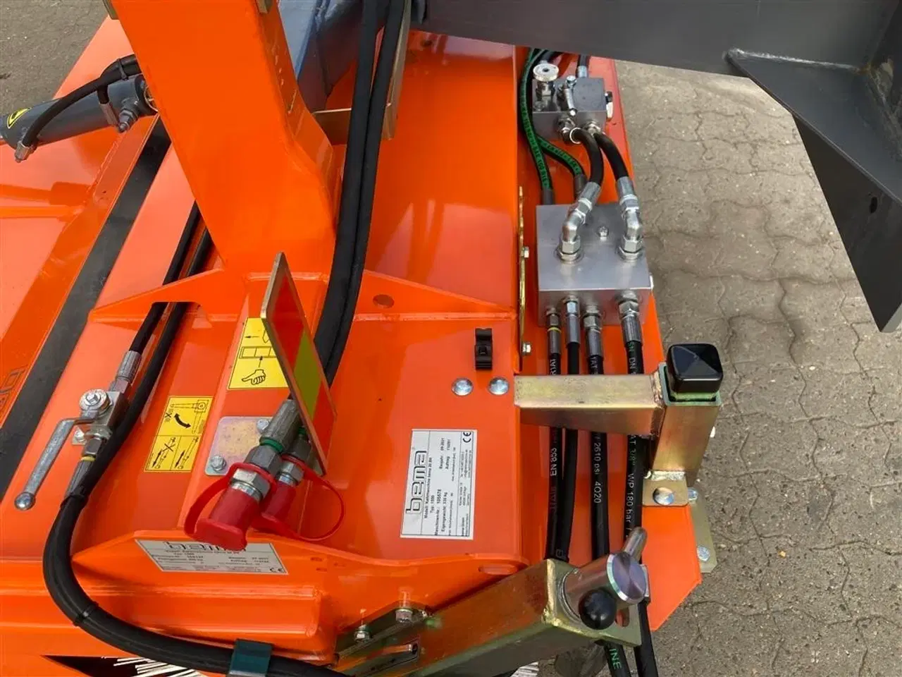 Billede 6 - Bema 20-1550 Monteret med opsamlerkasse og sidekost