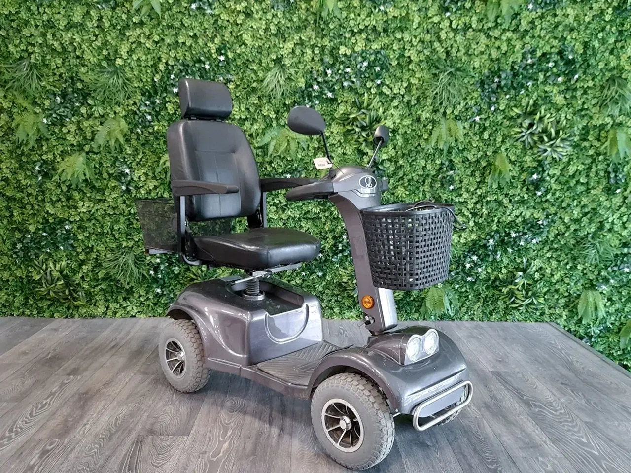 Billede 1 - LM-350 grå