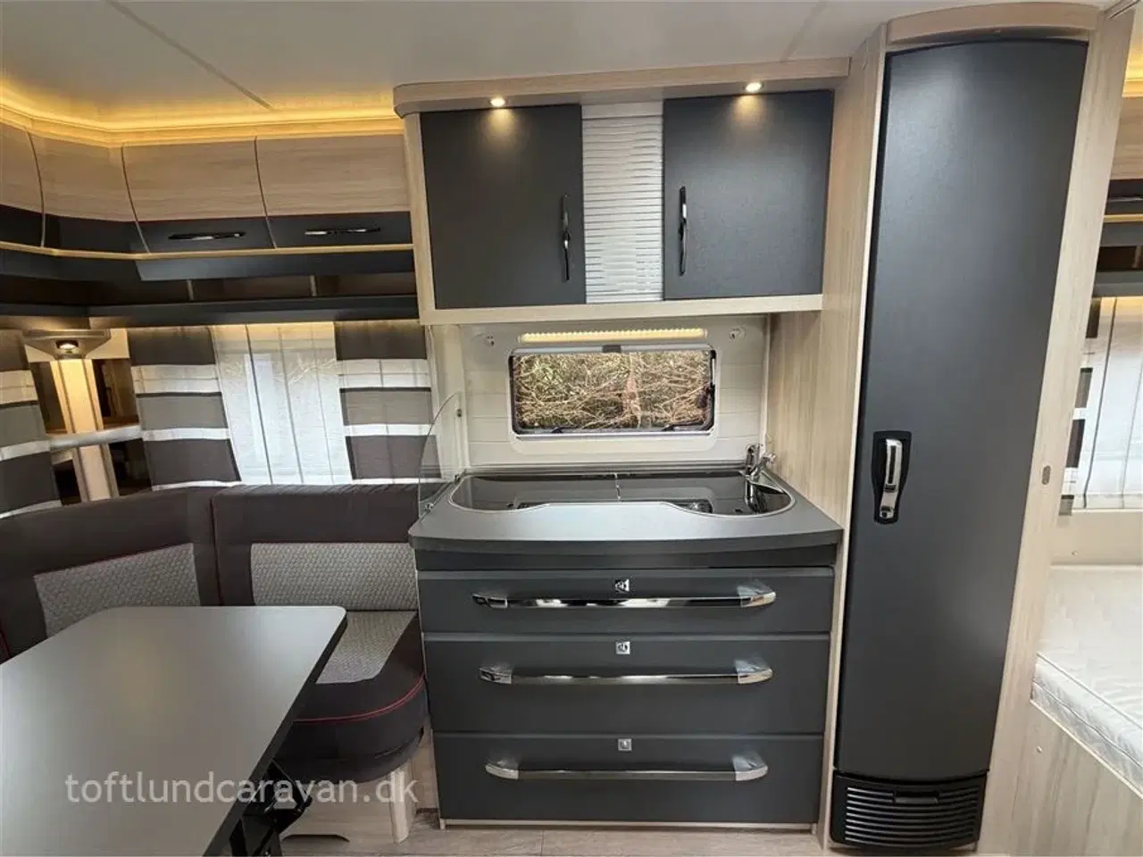 Billede 8 - 2016 - Hobby De Luxe Edition 460 UFe   Superflot og velholdt, POPULÆR VOGN MED DOBBELTSENG.