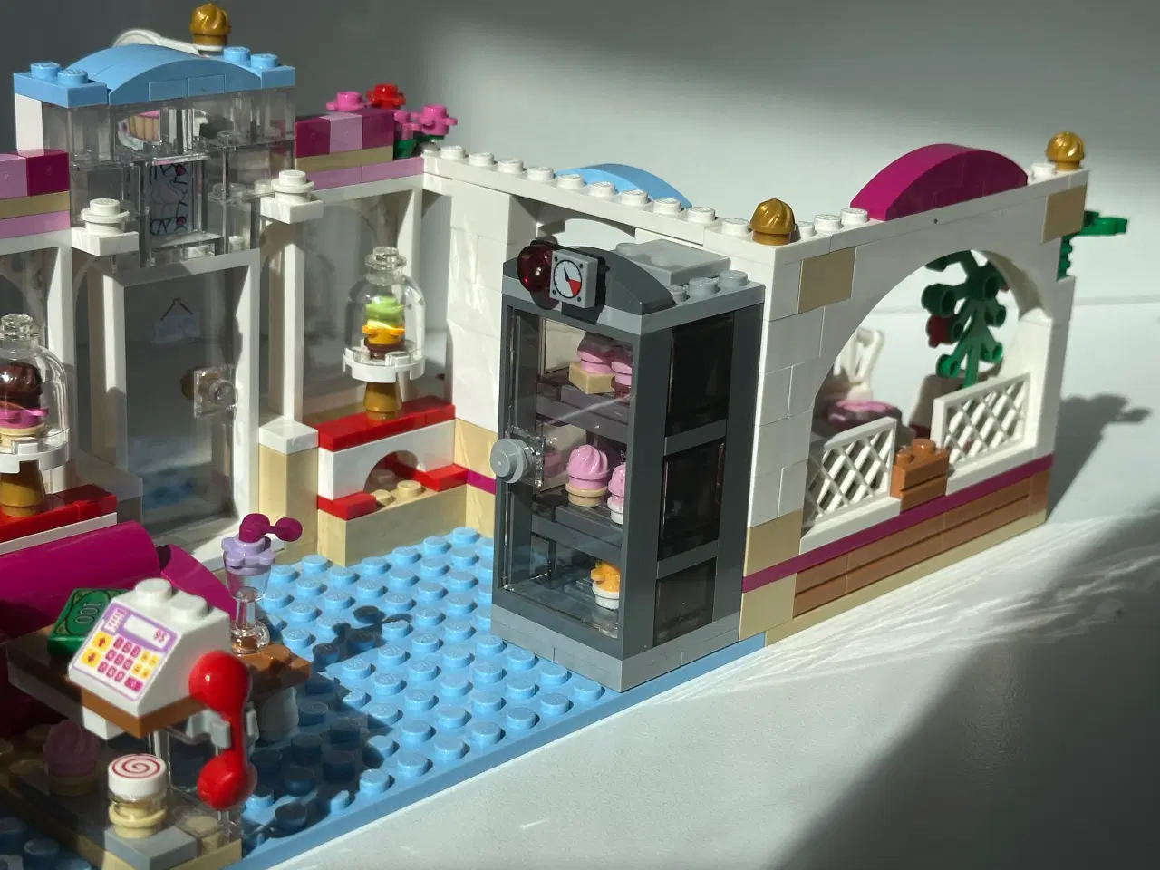 Billede 11 - LEGO Friends - Heartlake cupcake-café 41119