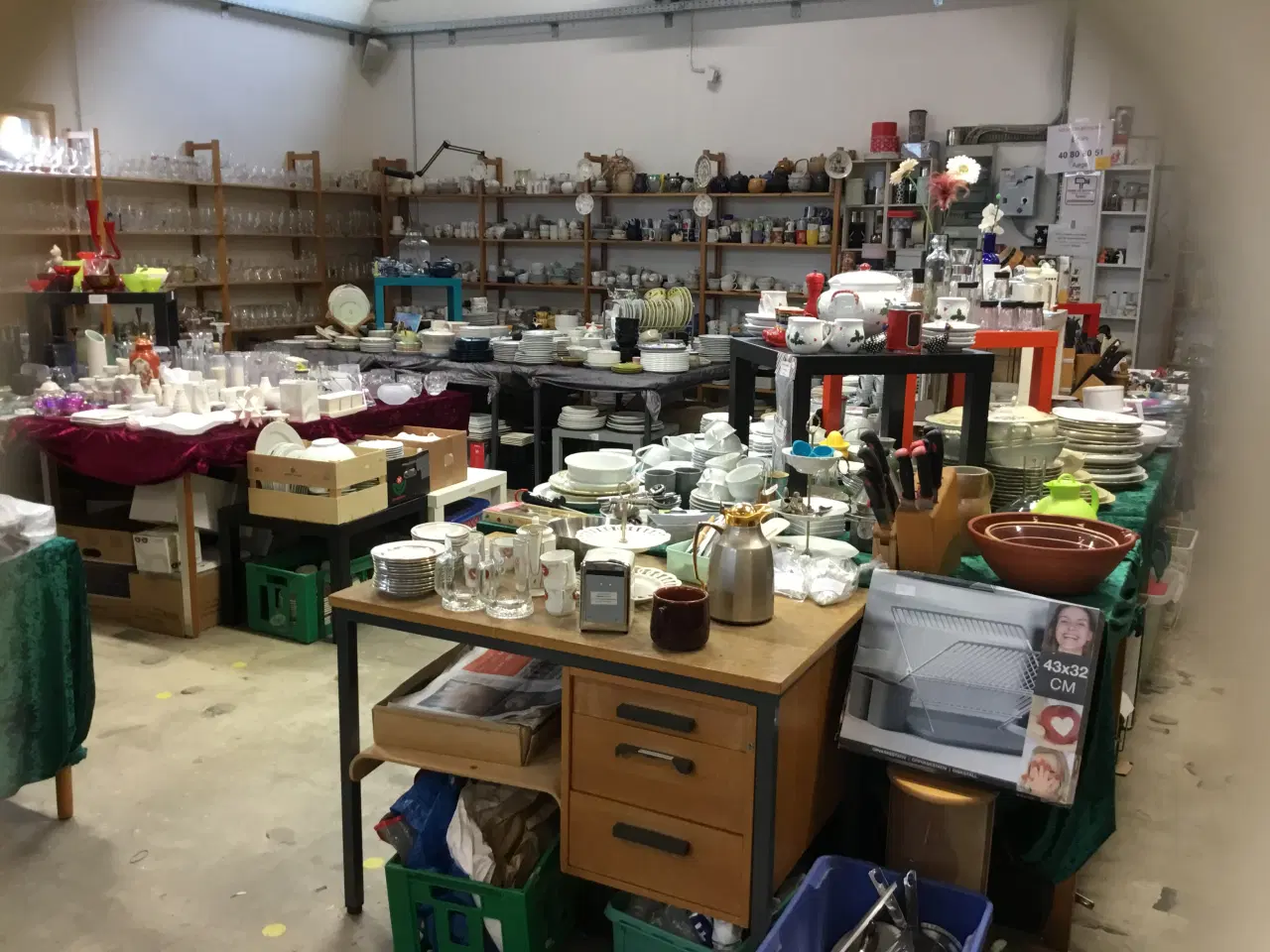 Billede 6 - LOPPEMARKED i Loppehuset 8270