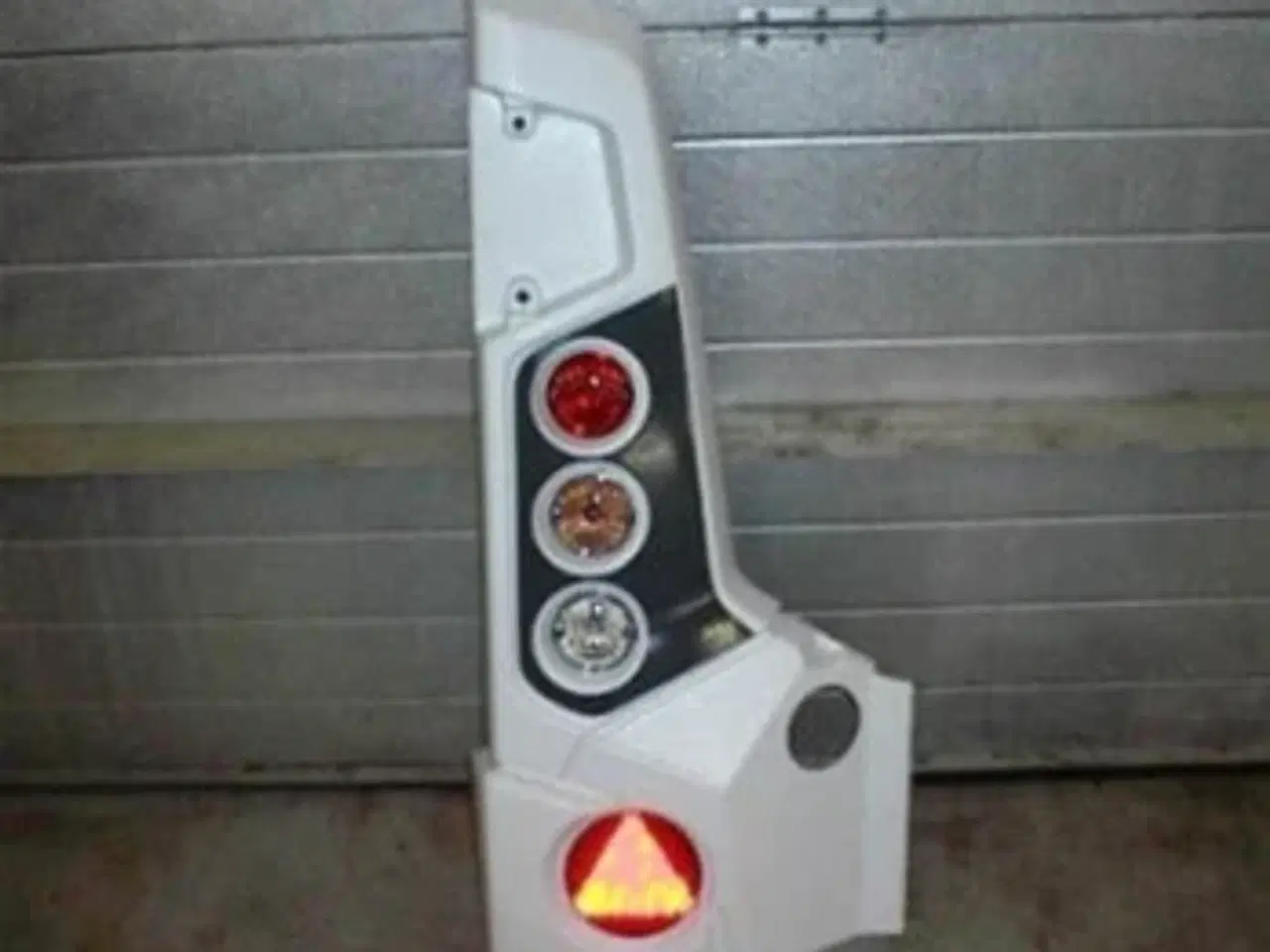 Billede 1 - Knaus Baglygte konsol