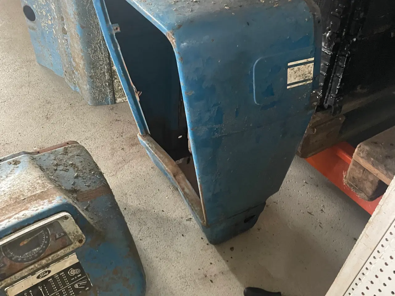 Billede 1 - Ford 2-3000 blik dele y model