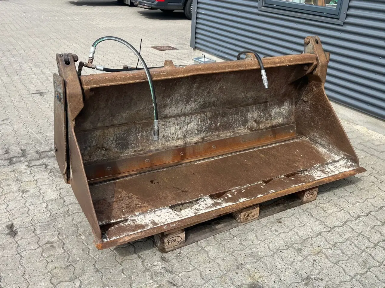 Billede 2 - - - - 190 cm 4i1 skovl med volvo l30 fæste