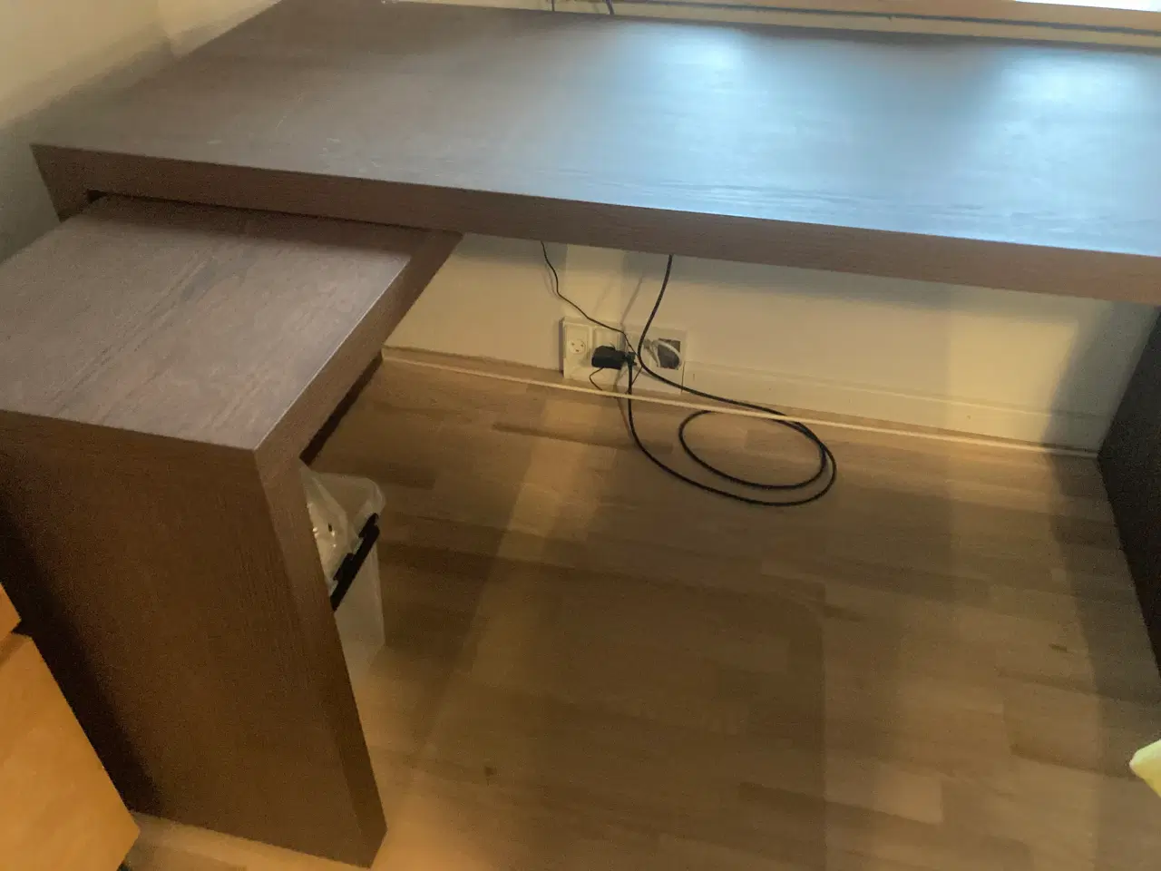 Billede 2 - Skrivebord brunt MALM fra Ikea