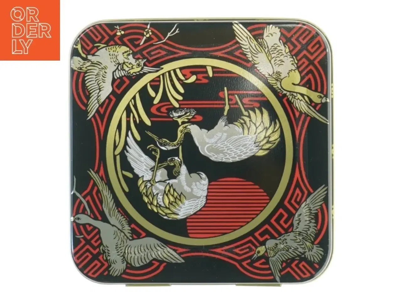 Billede 4 - Dekorativ kagedåse med asiatisk motiv (str. H. 21,5 cm. 15 x 15 cm)