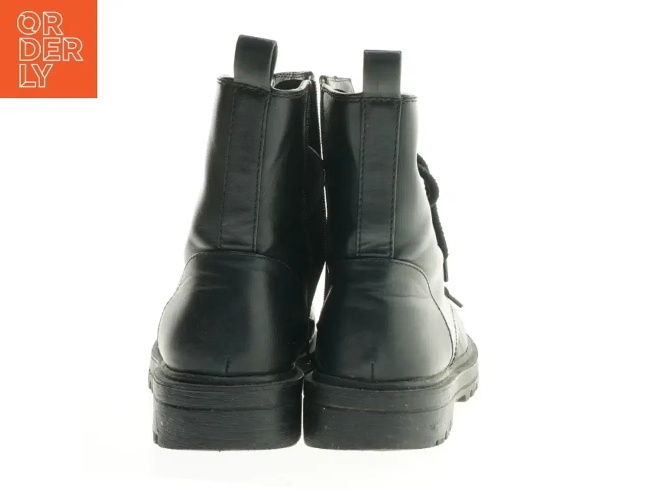 Billede 2 - Sort støvle med snørebånd fra Soda (str. Længde, 28 cm)