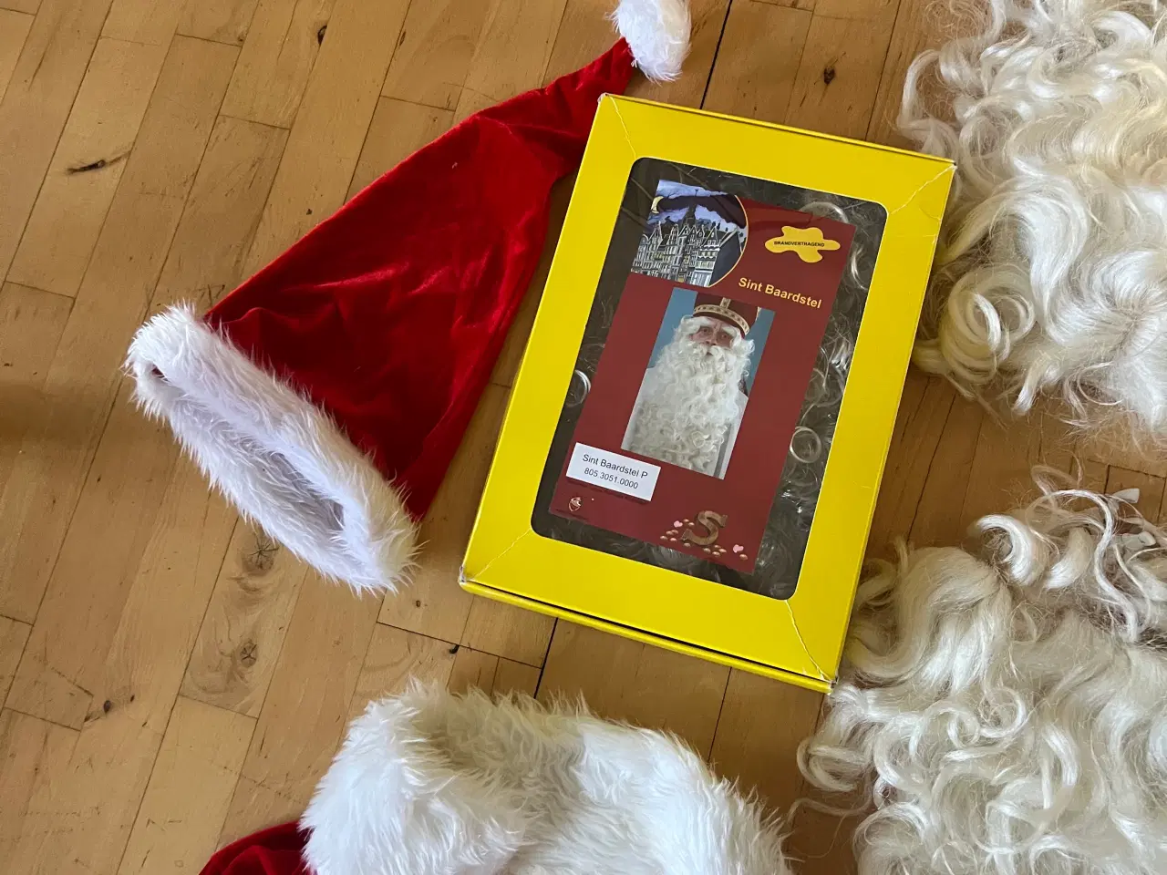 Billede 2 - Julemands kostume  med hår og skæg
