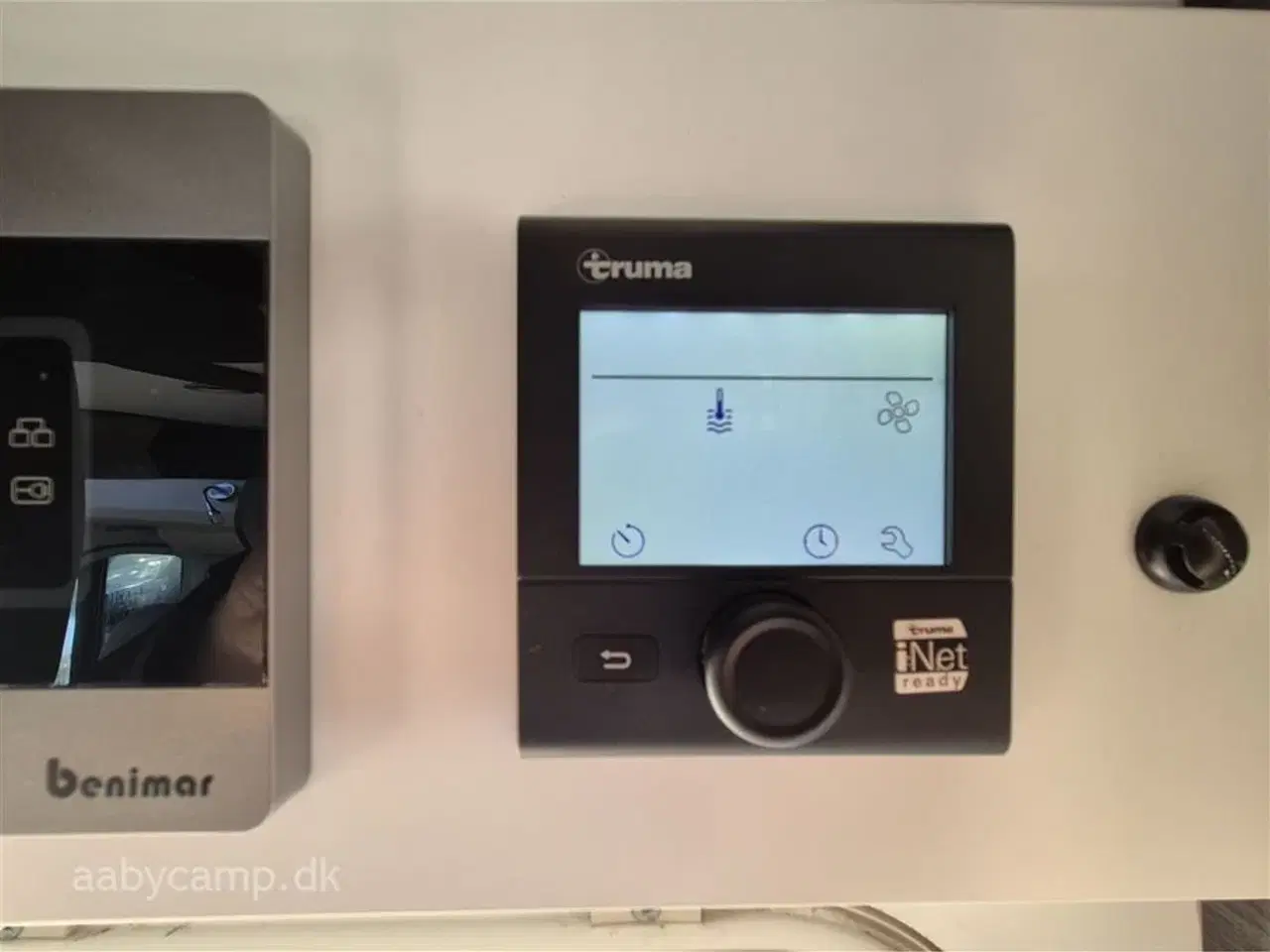 Billede 17 - 2020 - Benimar Mileo 296   markise. cykelstativ. batteri. solcelle. queensbed. 5 selepladser. Bemærk sælges Kun Til CVR!!