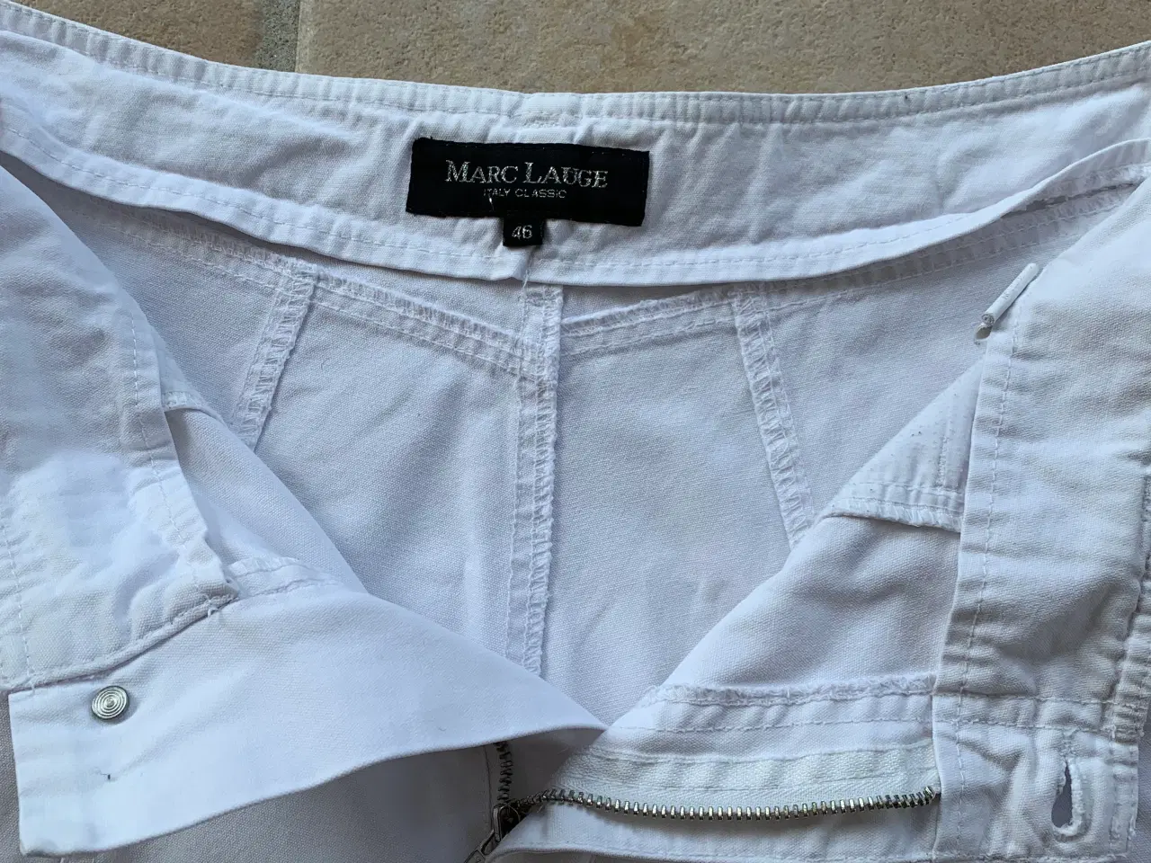 Billede 3 - Marc Lauge stumpe bukser str.46