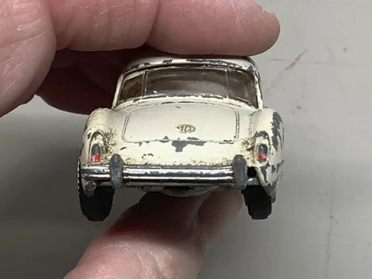 Billede 8 - Modelbil, Tekno MG MGA Coupe