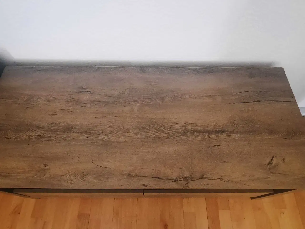 Billede 3 - Tv-bord med 2 skuffer