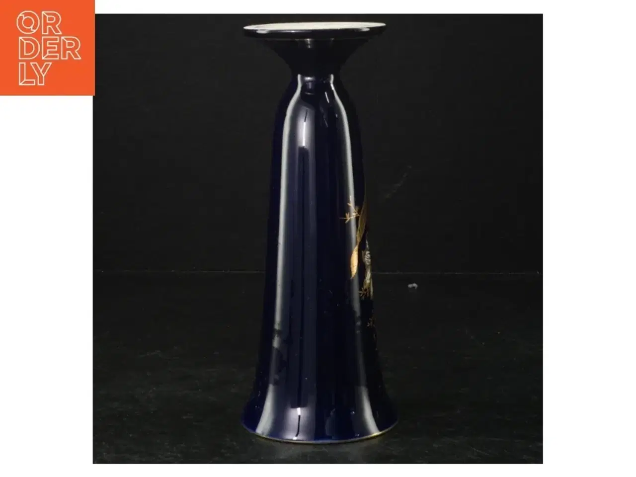 Billede 2 - Porcelænsvase med guldmotiv (str. 18 cm)