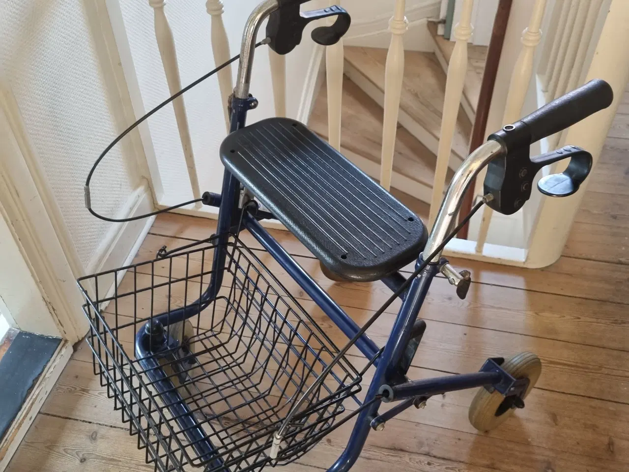 Billede 1 - Rollator fra Invacare