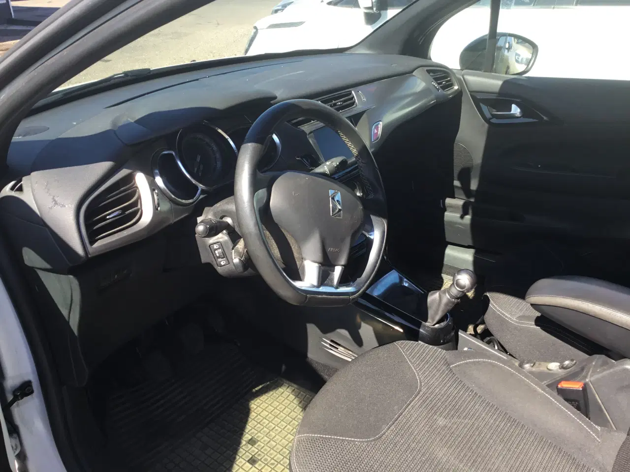 Billede 5 - DS3  1.6 hdi. 100 hk1.ejer nysynet træk klima træk