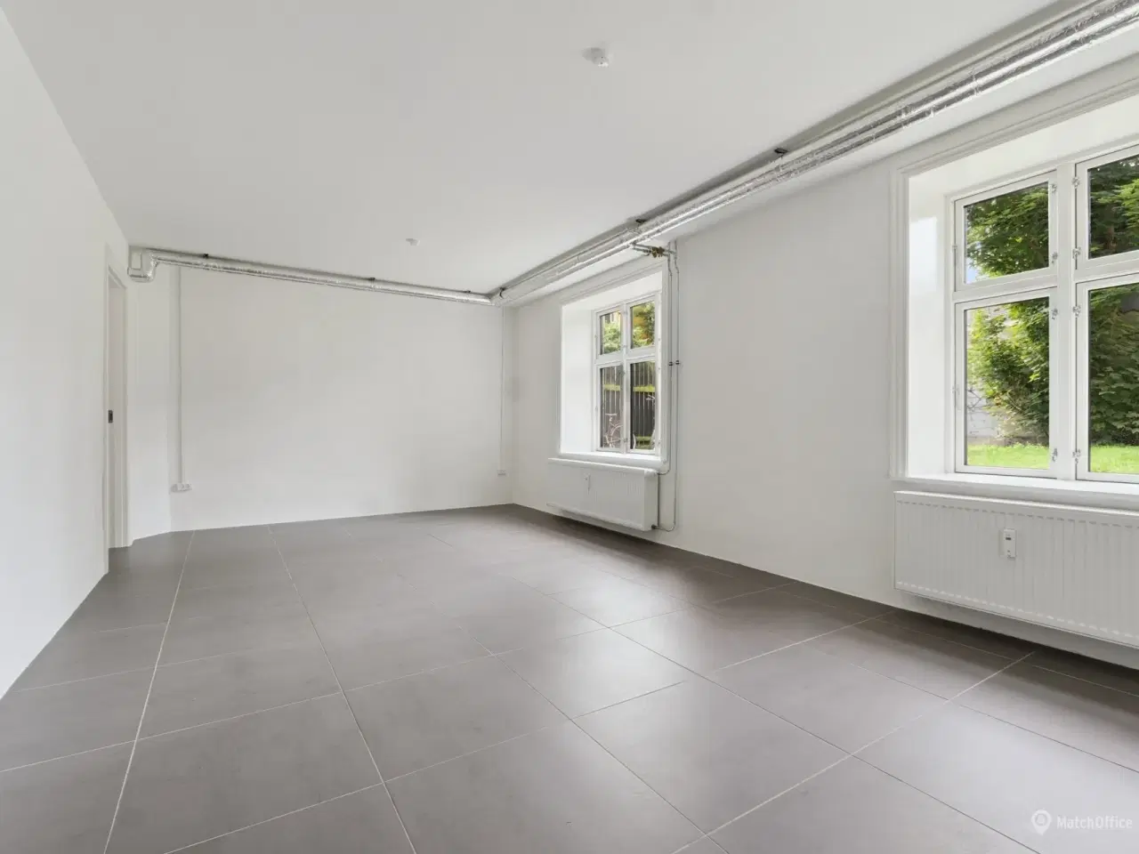 Billede 2 - Fint Kontor /showroom i stille gård.