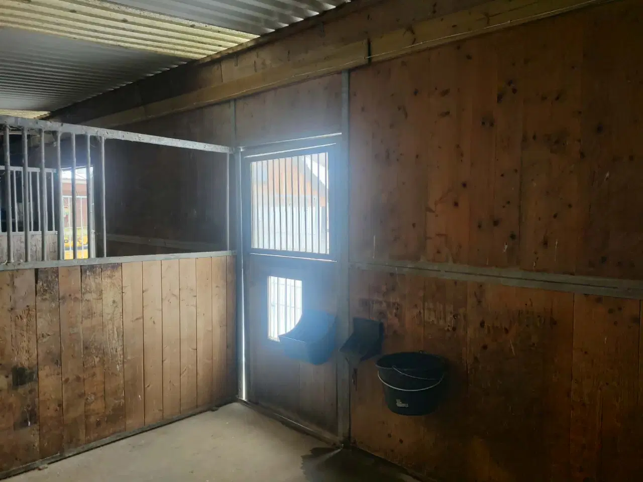 Billede 11 - Udestald til nedtagning ( seriøse bud modtages)