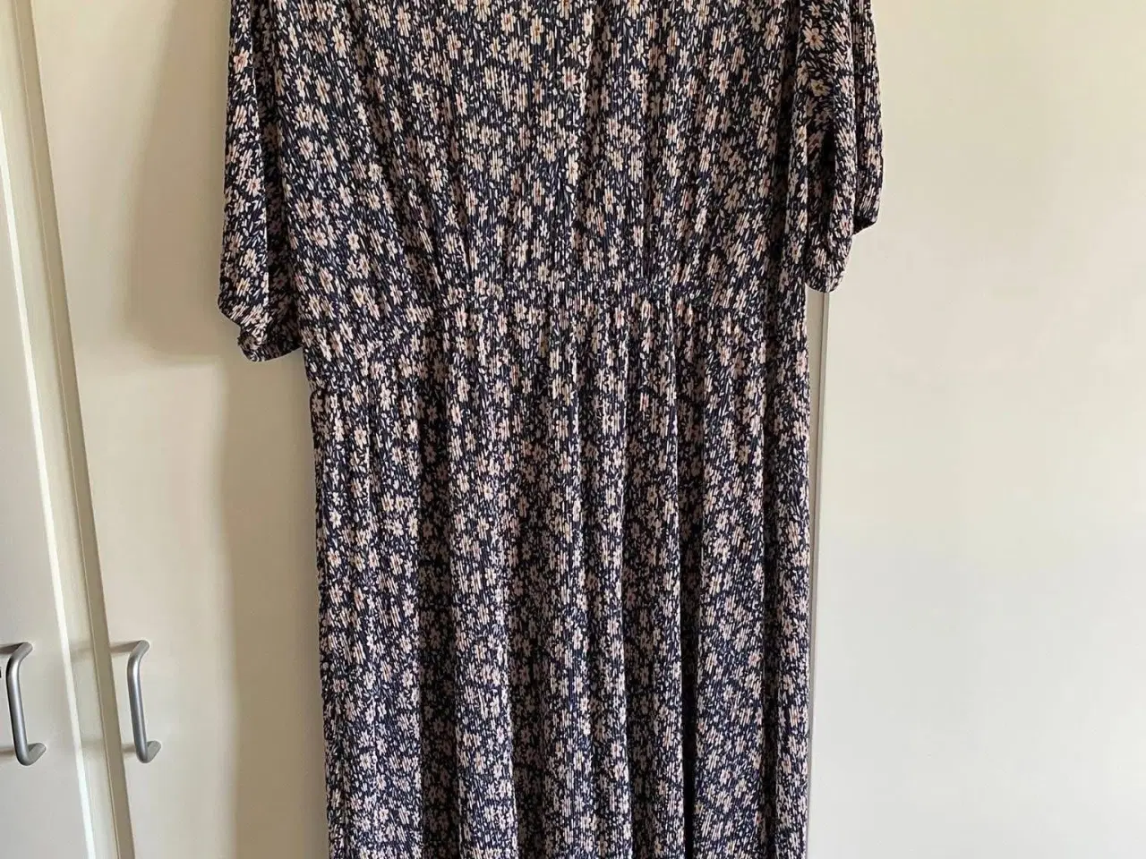 Billede 1 - Kjole str xl (42/44)