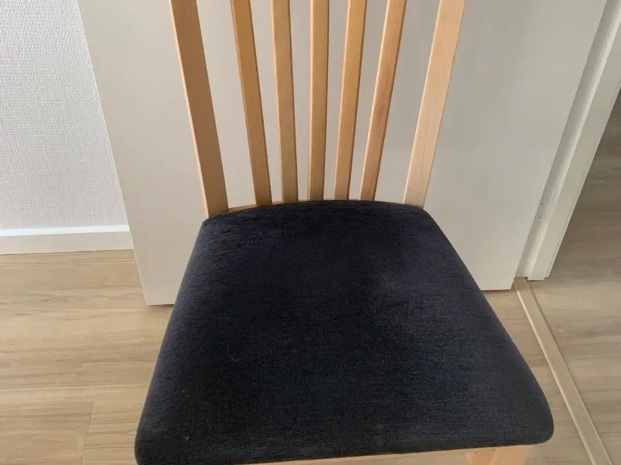 Billede 2 - Sofabord lakeret bøg m/udtræk