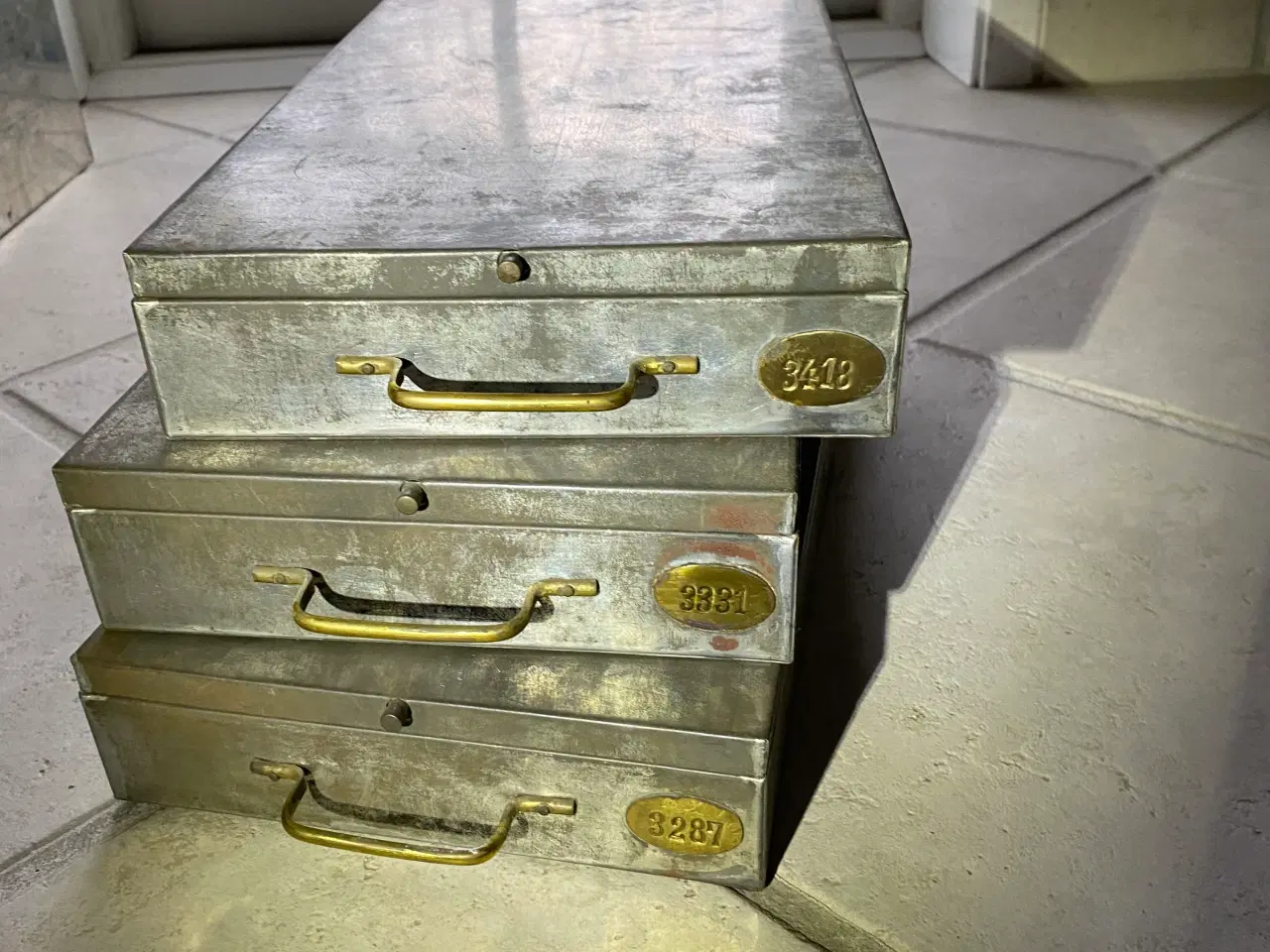 Billede 3 - Gammel bankbokse metal 12 stk