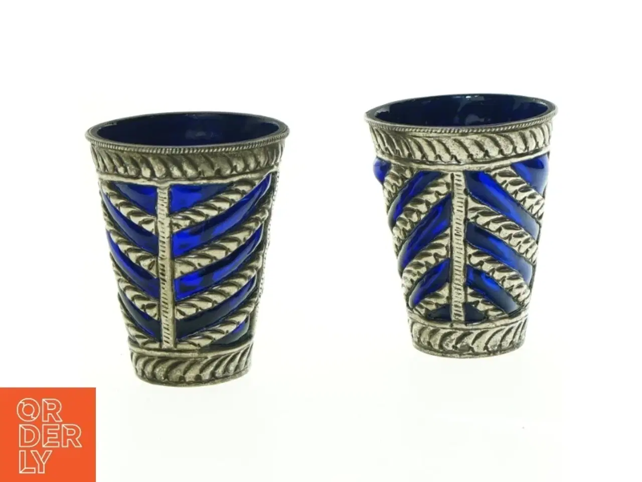 Billede 1 - Dekorative sølvfarvede lysestager med blåt glas (str. 10 x, 8 cm)