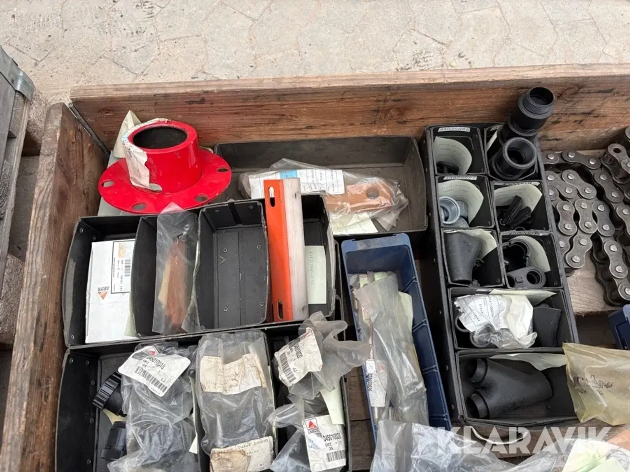 Billede 10 - 6 Paller med assorteret reservedele bl.a. kuglelejre