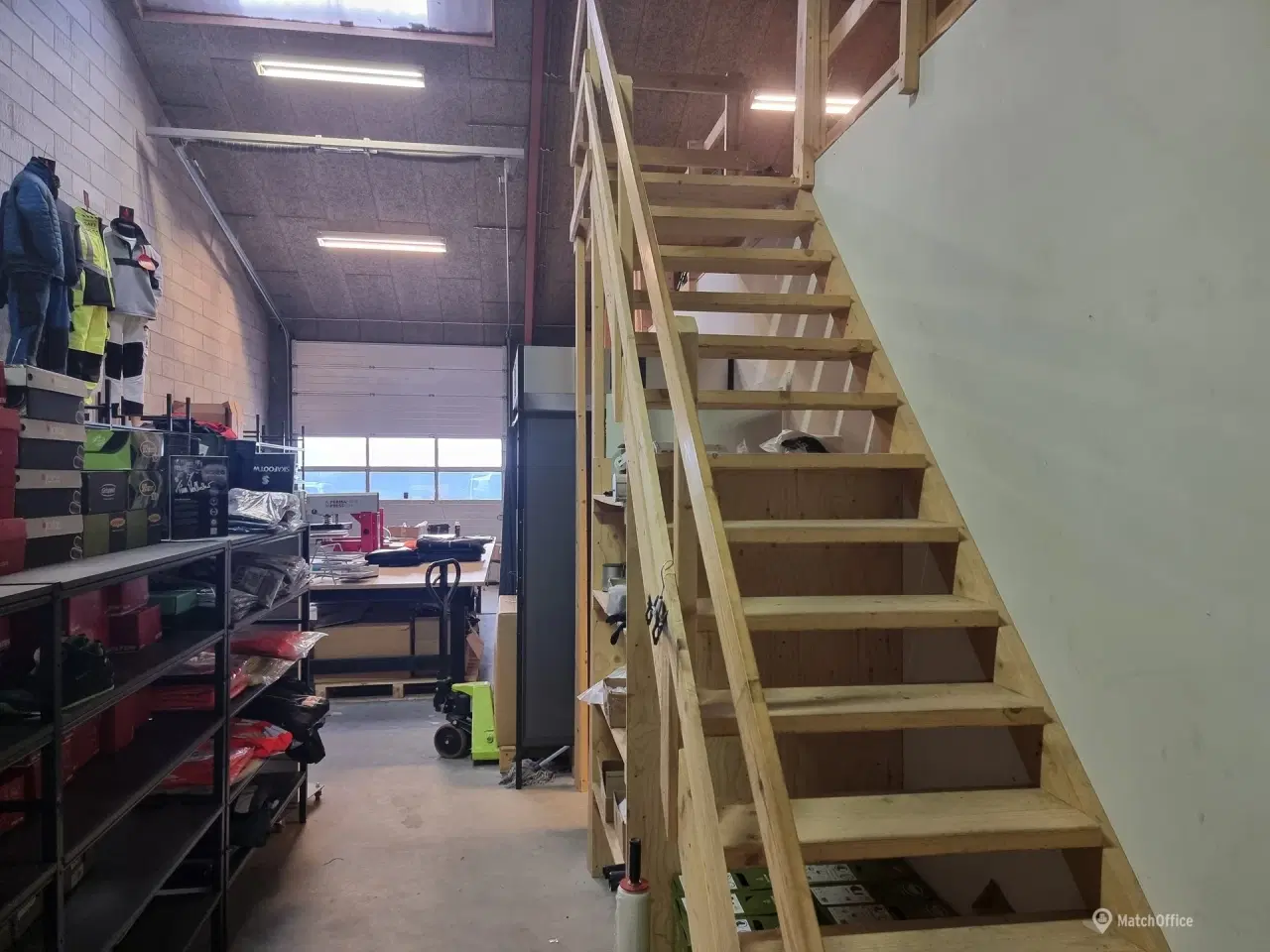 Billede 3 - Lager med kontor