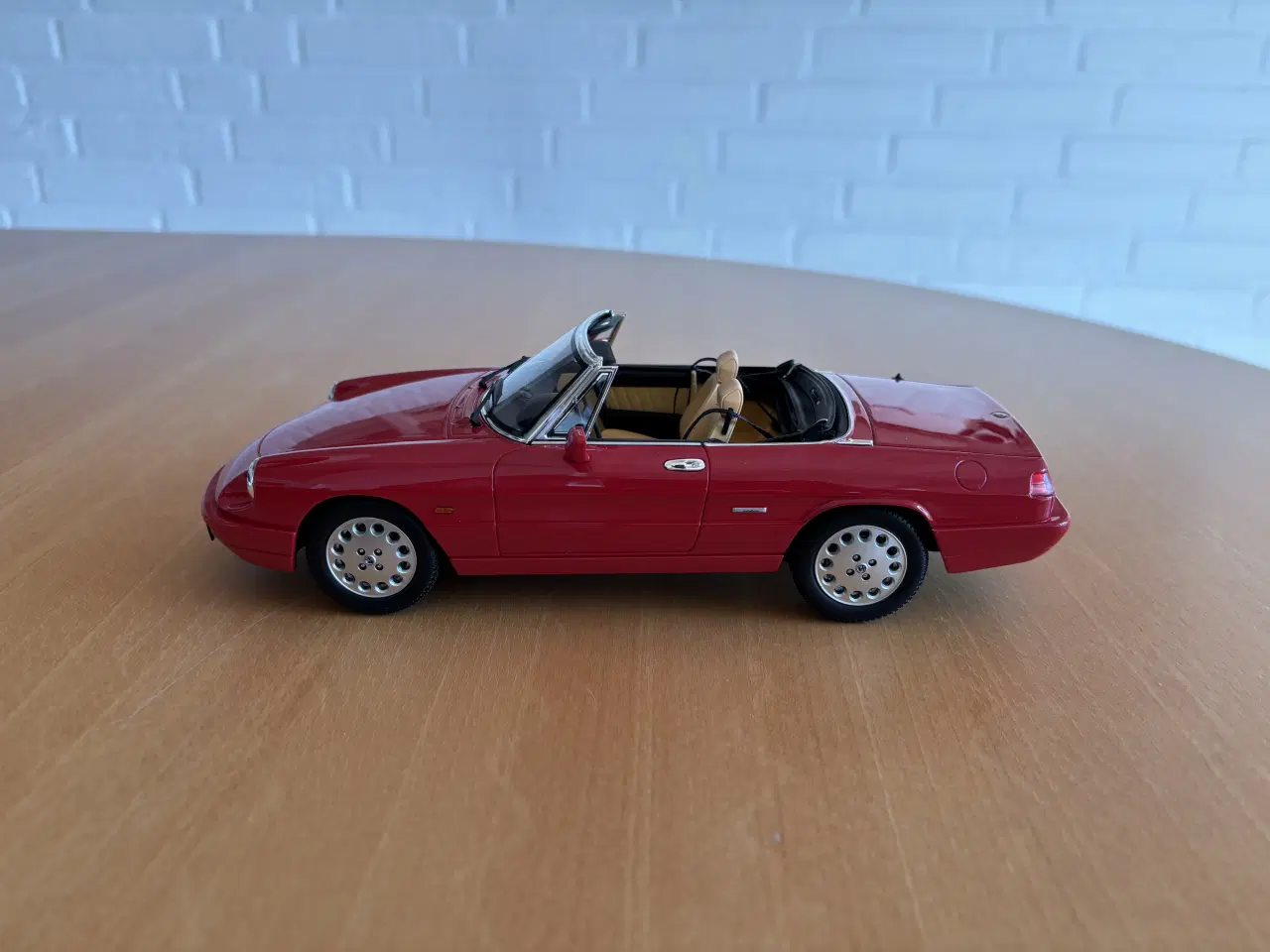 Billede 2 - Alfa Romeo Spider 1:18