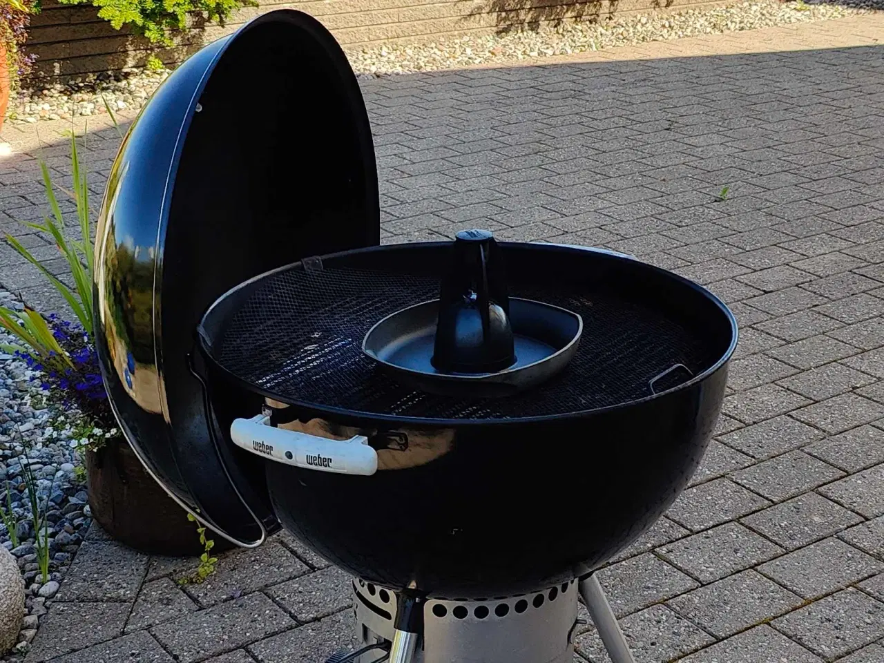 Billede 2 - Velholdt 57 cm kuglegrill