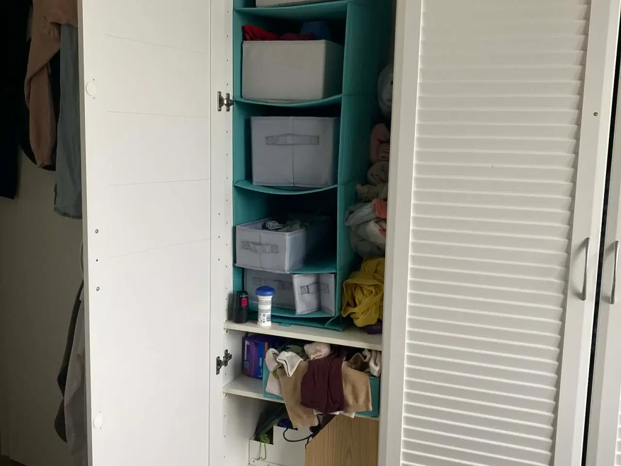 Billede 10 - Praktiske skabe/ garderobeskab 