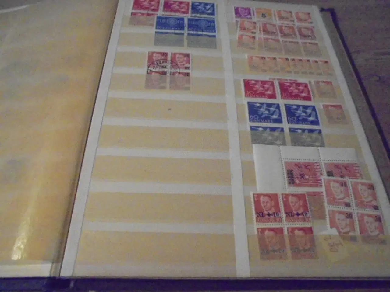 Billede 3 - Meget gammelt frimærkealbum – Mange lande