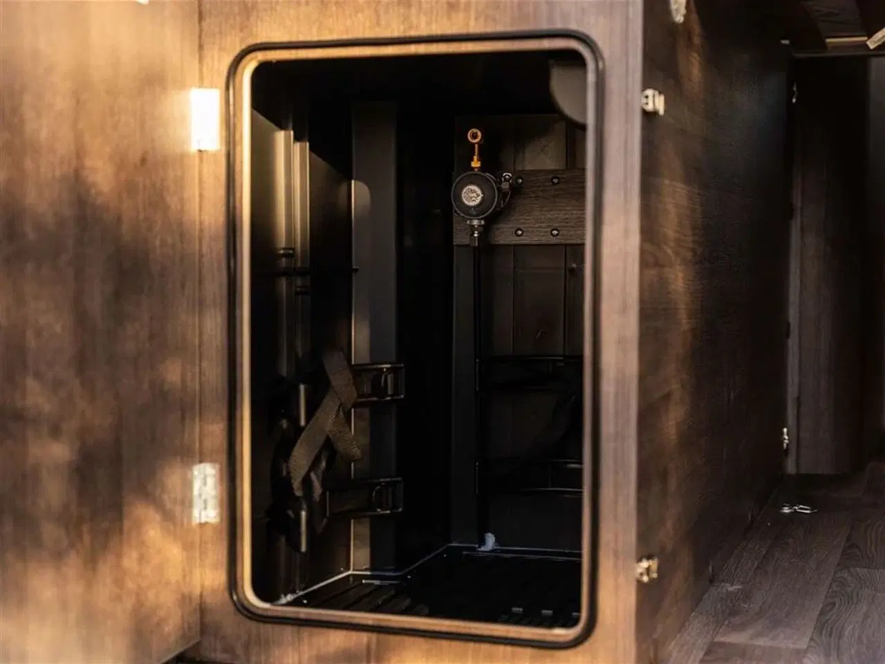 Billede 27 - 2026 - Benimar Benivan 144 UP   Benivan 144 UP 2025 er en fuldt udstyret 5,99 meter campervan