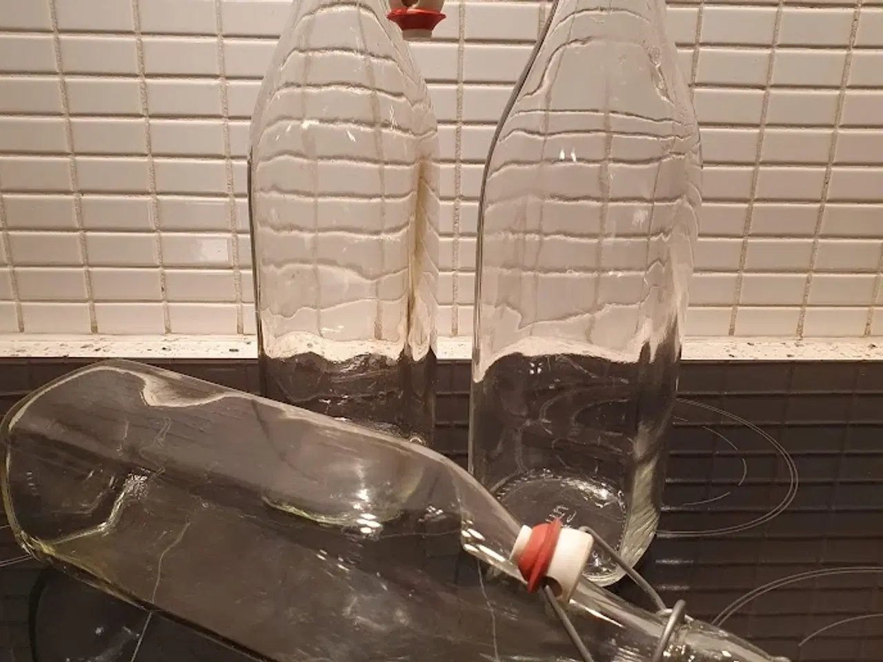 Billede 4 - Saftpresser 12 L. og 3 saftflasker  
