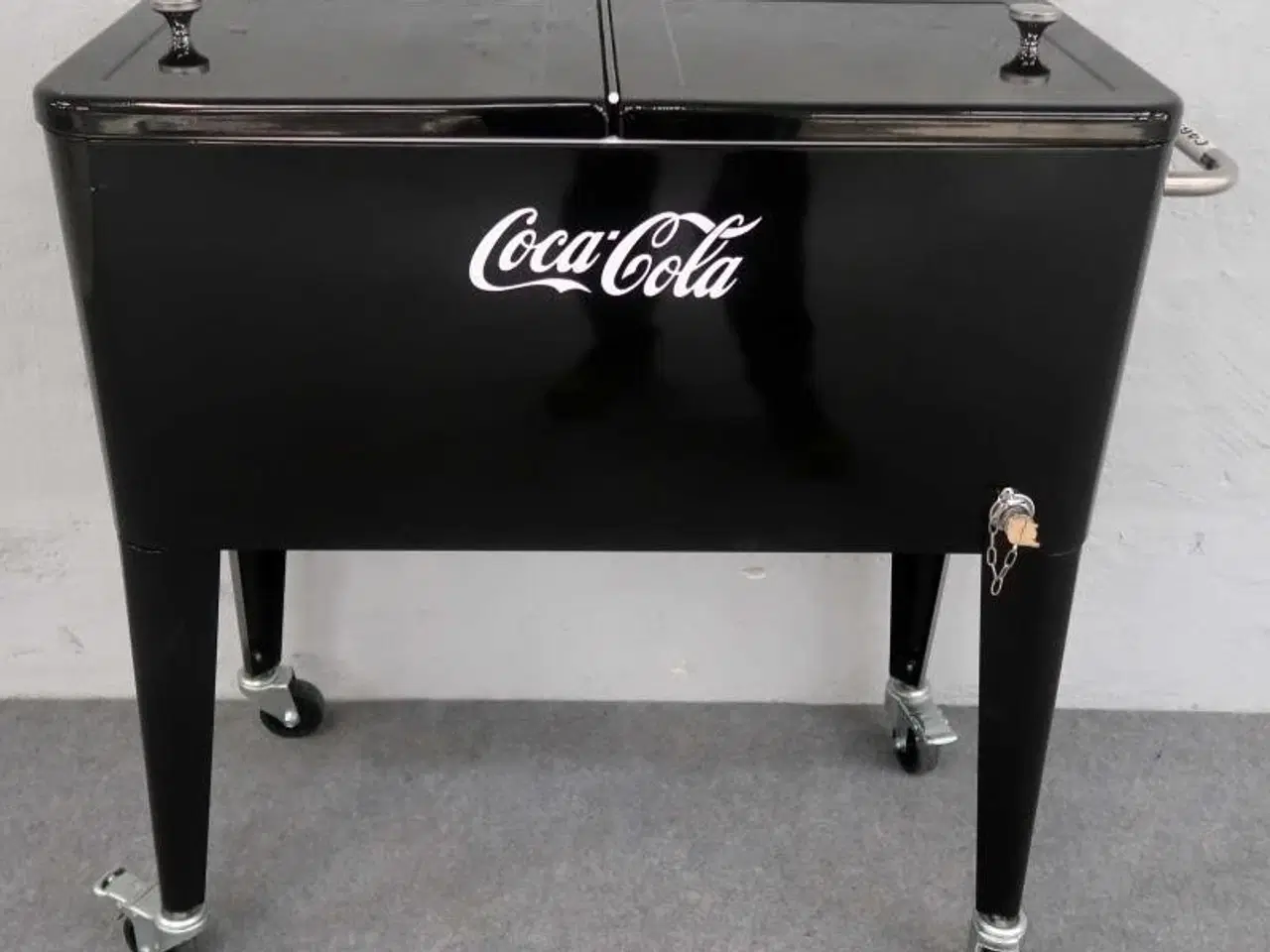 Billede 3 - Coca Cola Køle Boks på hjul