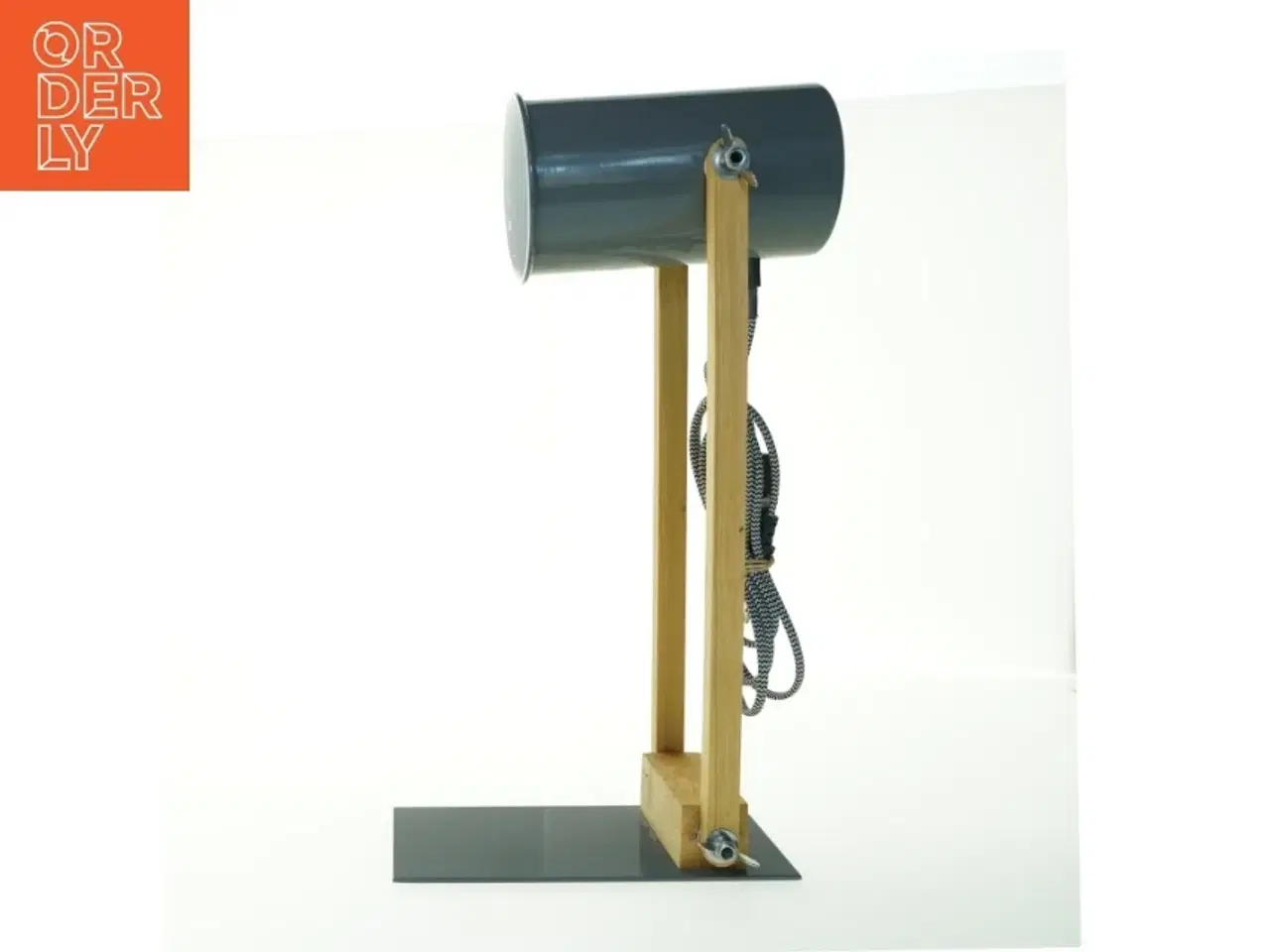 Billede 4 - Bordlampe med træ og metal design fra Søstrene Grene (str. H. 50 cm)