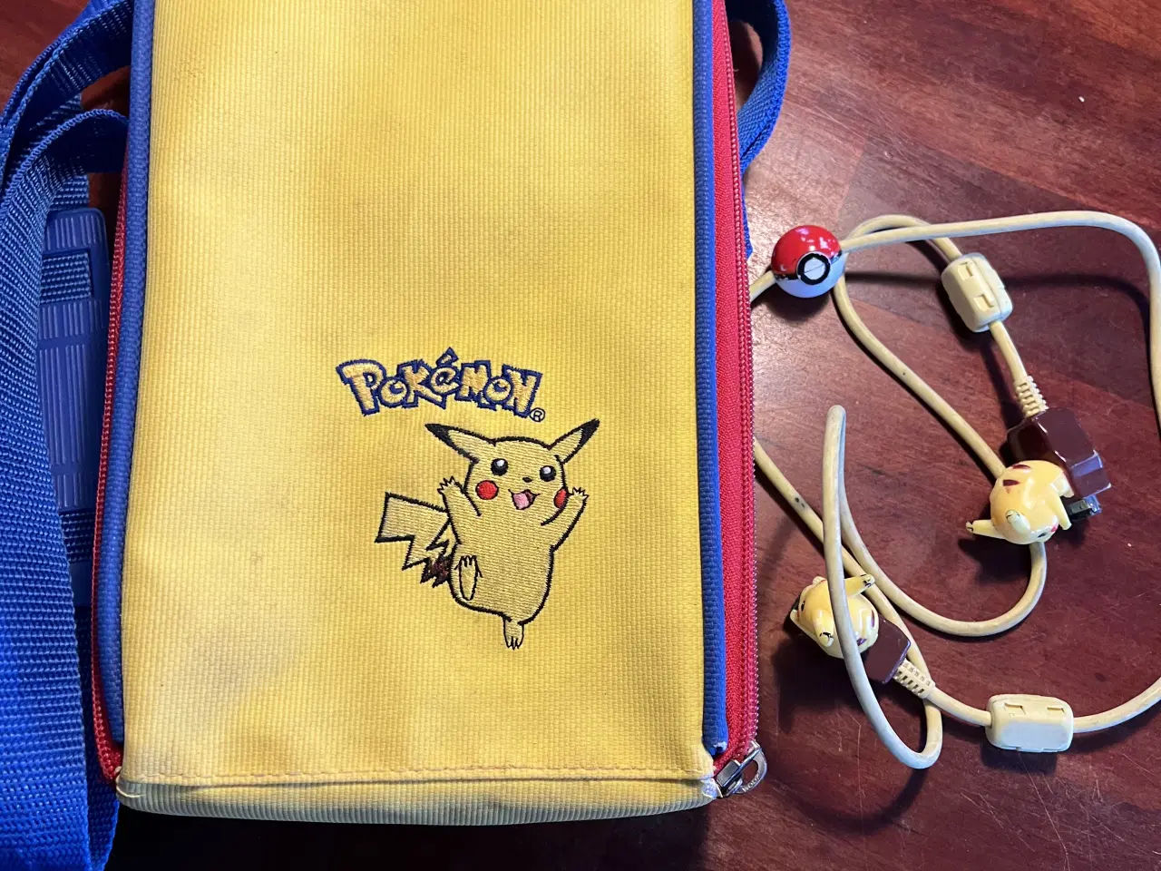 Billede 1 - Pokemon Pikachu skuldertaske med linkkabel 