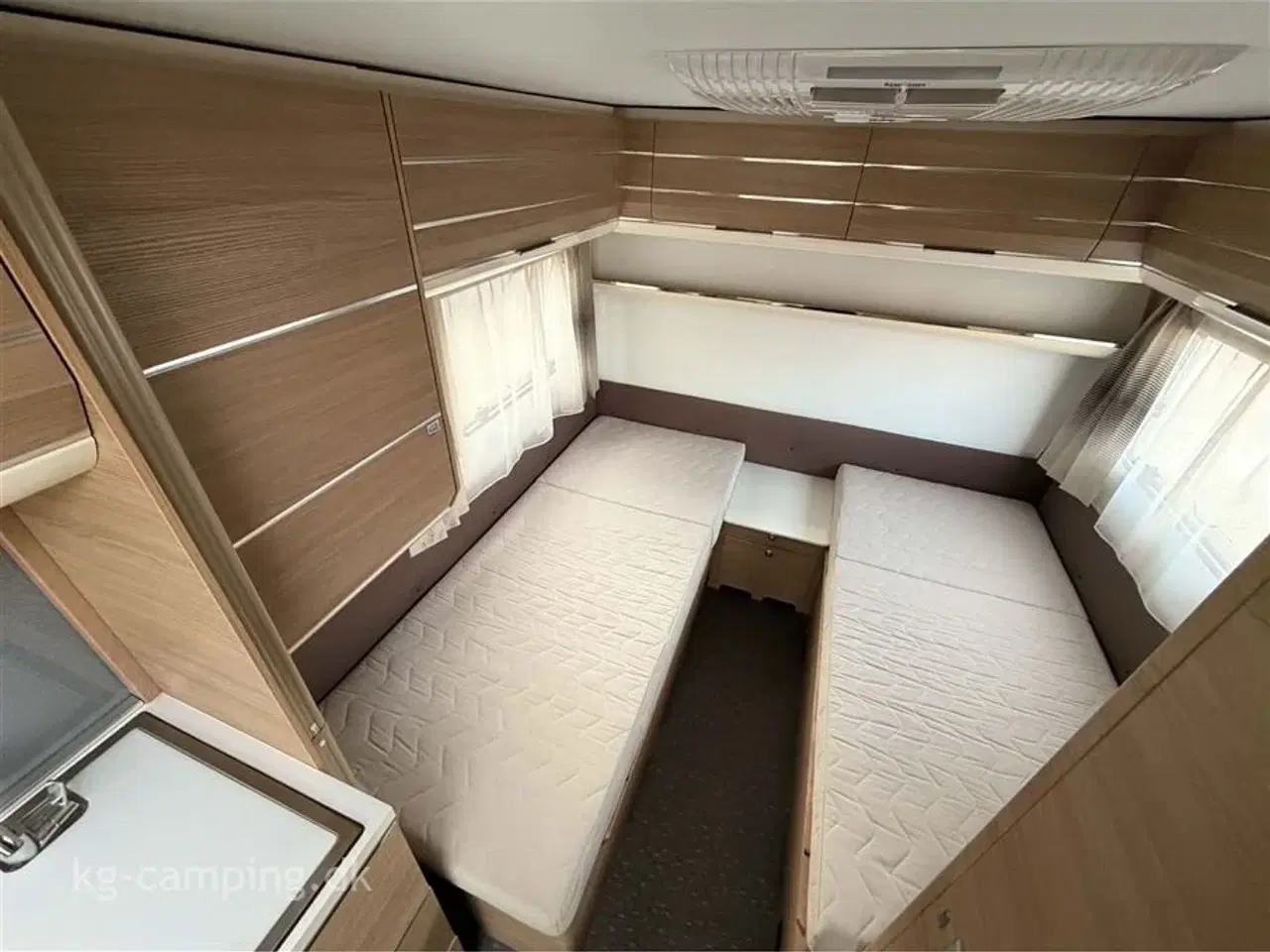 Billede 3 - 2016 - Adria Adora 542 UL   Enkeltsenge - Fortelt - Mover - Aircondition.