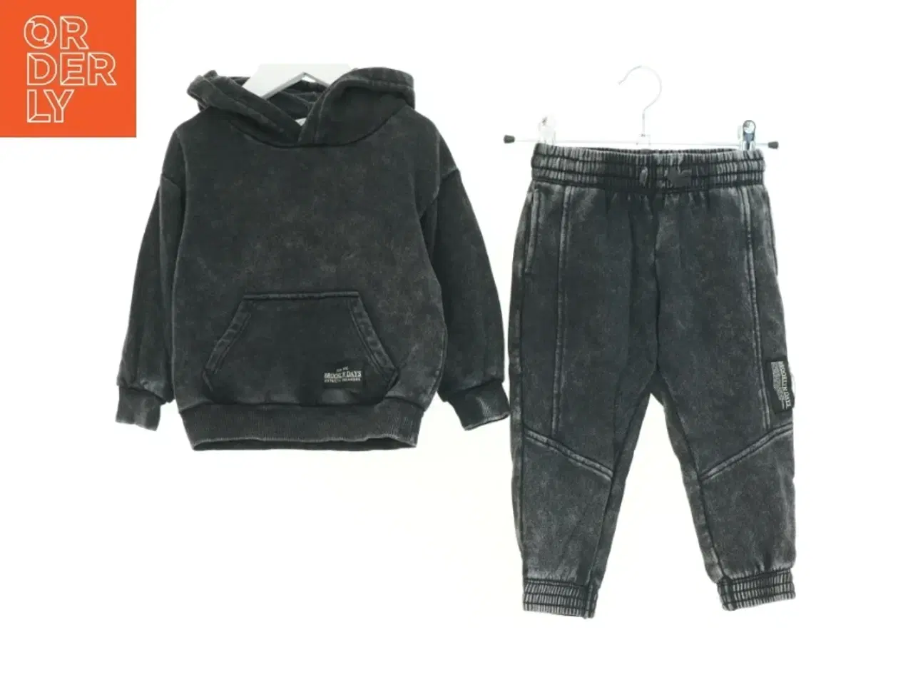 Billede 1 - Sæt børnetøj (2 stk.) fra H&M (str. 92 cm)