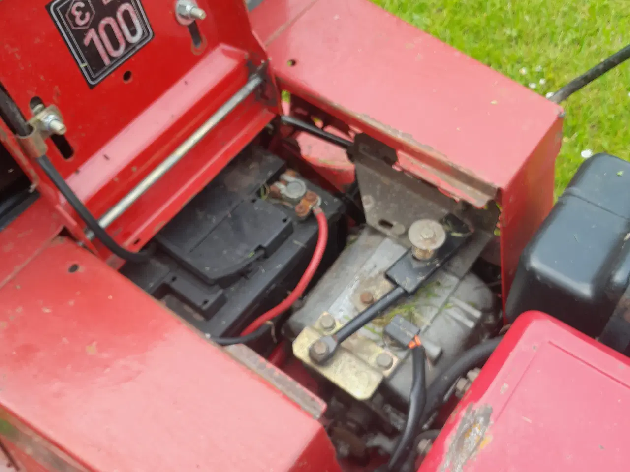Billede 2 - Plænetraktor/ plæneklipper Toro Wheel horse 12-32
