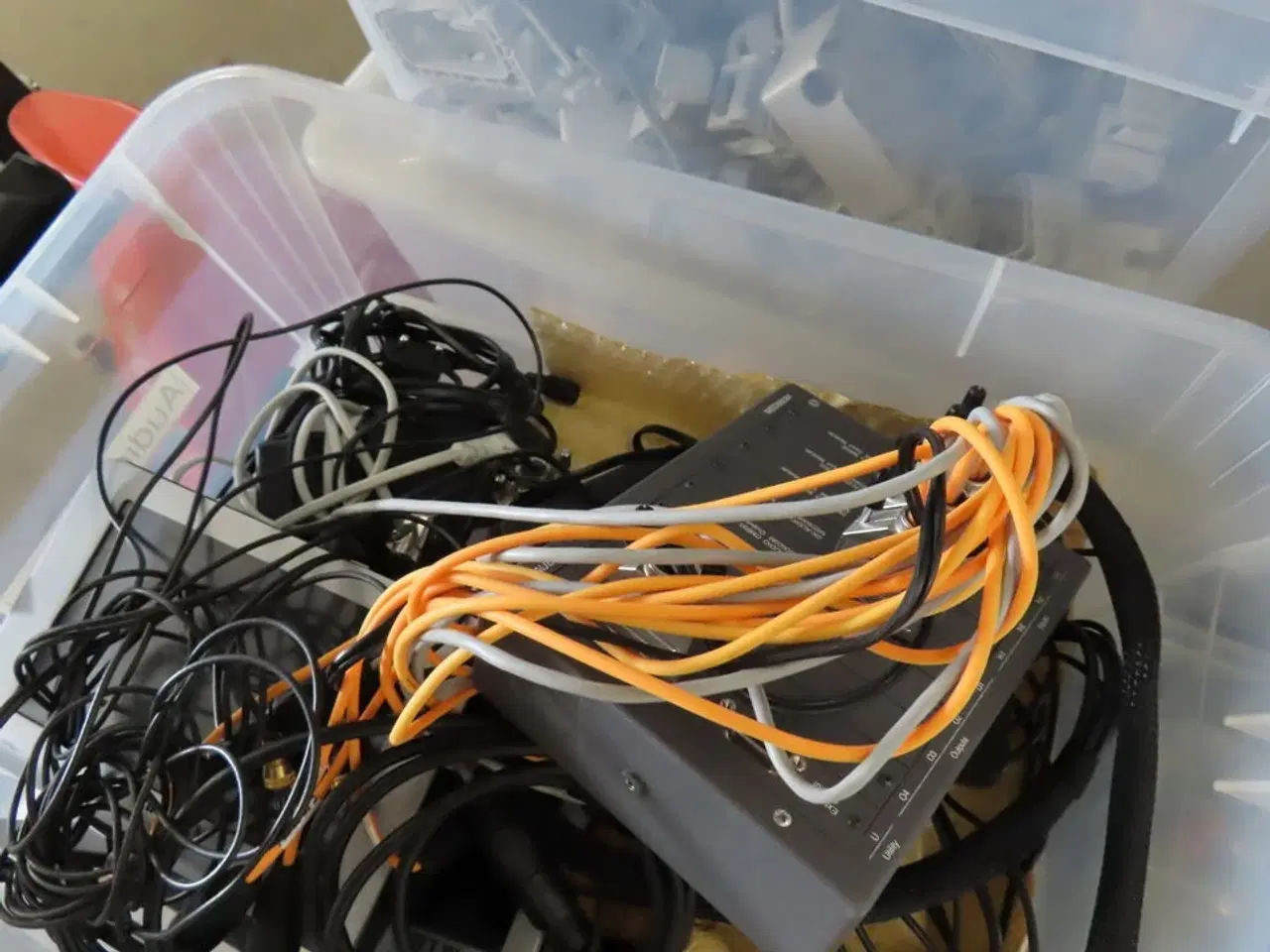 Billede 7 - Palle med rester fra TC ELECTRONIC