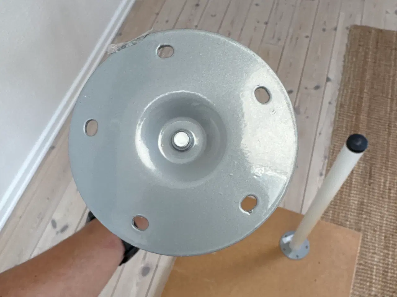 Billede 3 - Hvide bordben 2 stk. 70 cm