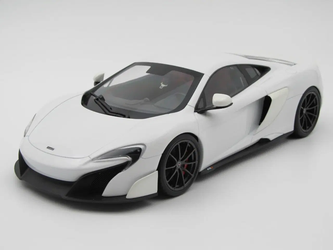 Billede 1 - 2015 McLaren 675LT fra Kyosho - 1:18