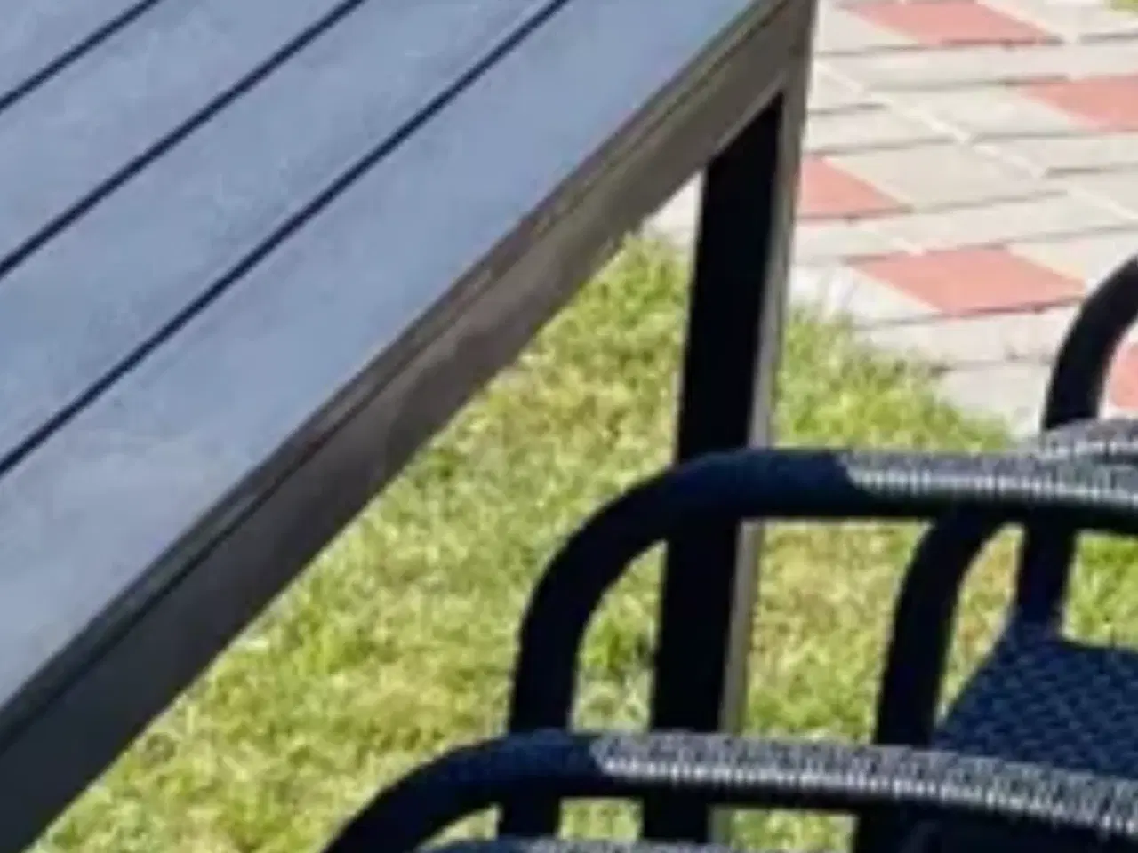 Billede 2 - Havebord med 6 stole