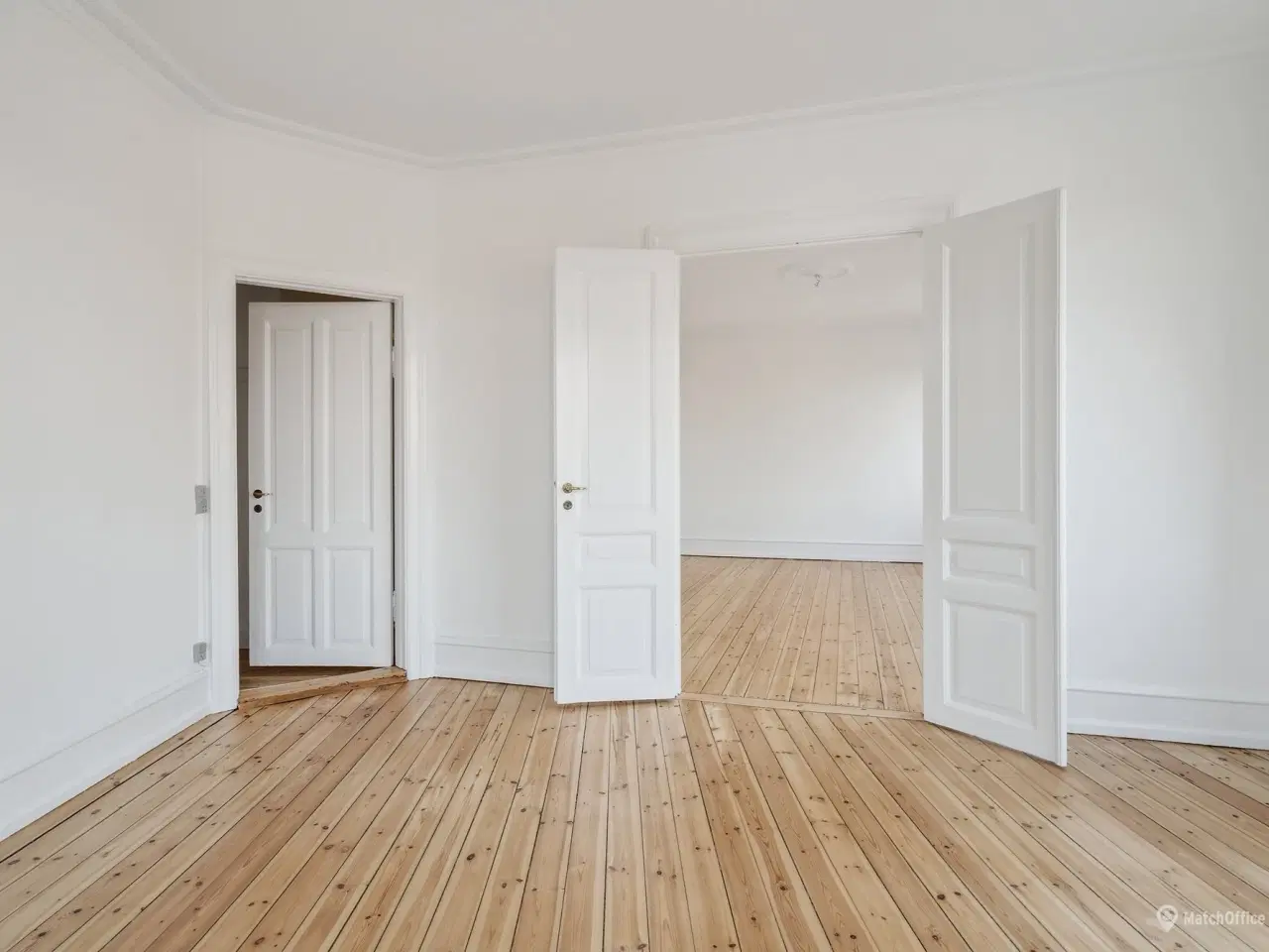 Billede 5 - Lyst, herskabeligt erhvervslejemål