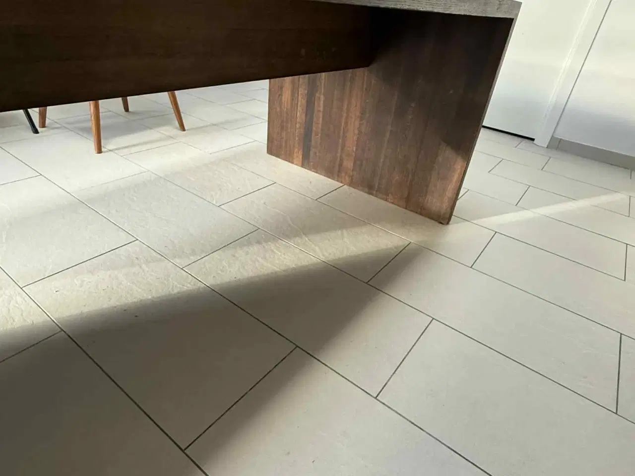 Billede 9 - Spisebord i røget eg