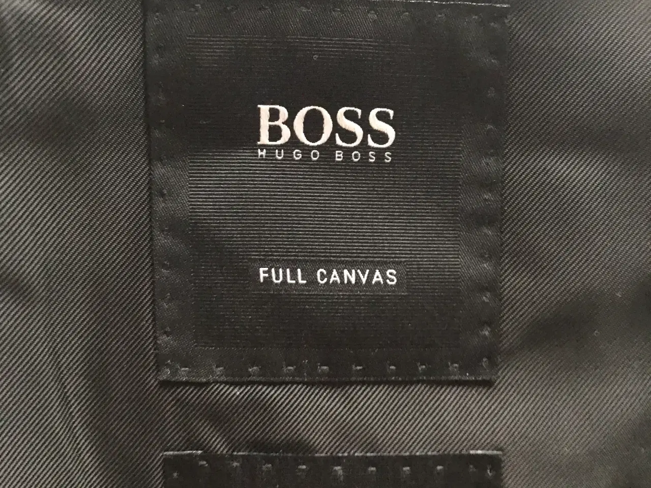 Billede 1 - Jækkesæt Herre Hugo Boss Silk Woll str. 50