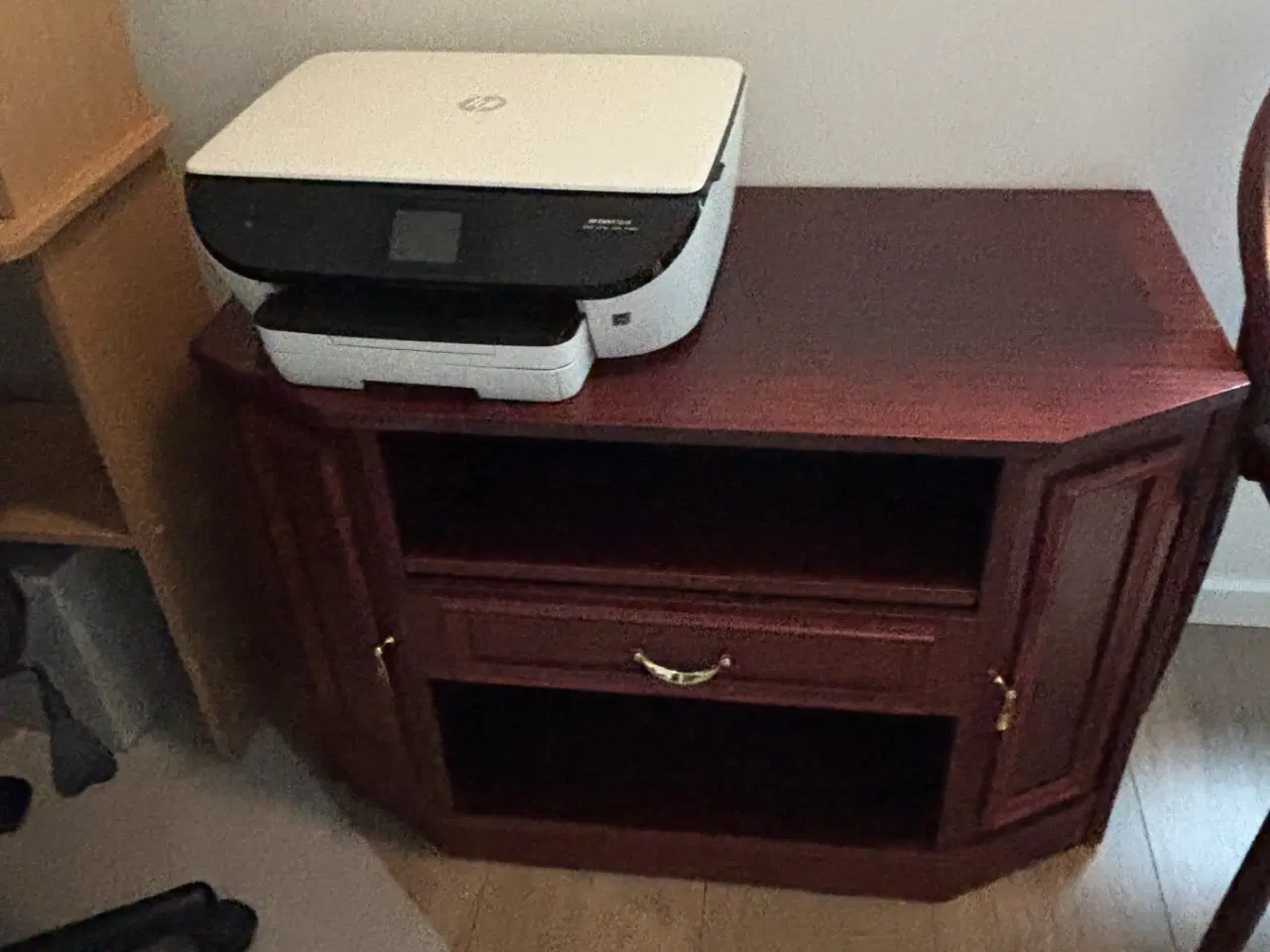 Billede 1 - 2 reoler og 1 lænestol pr. stk. 100